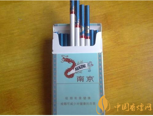 過年待客買什么香煙好，中華撐場面軟云看內(nèi)在